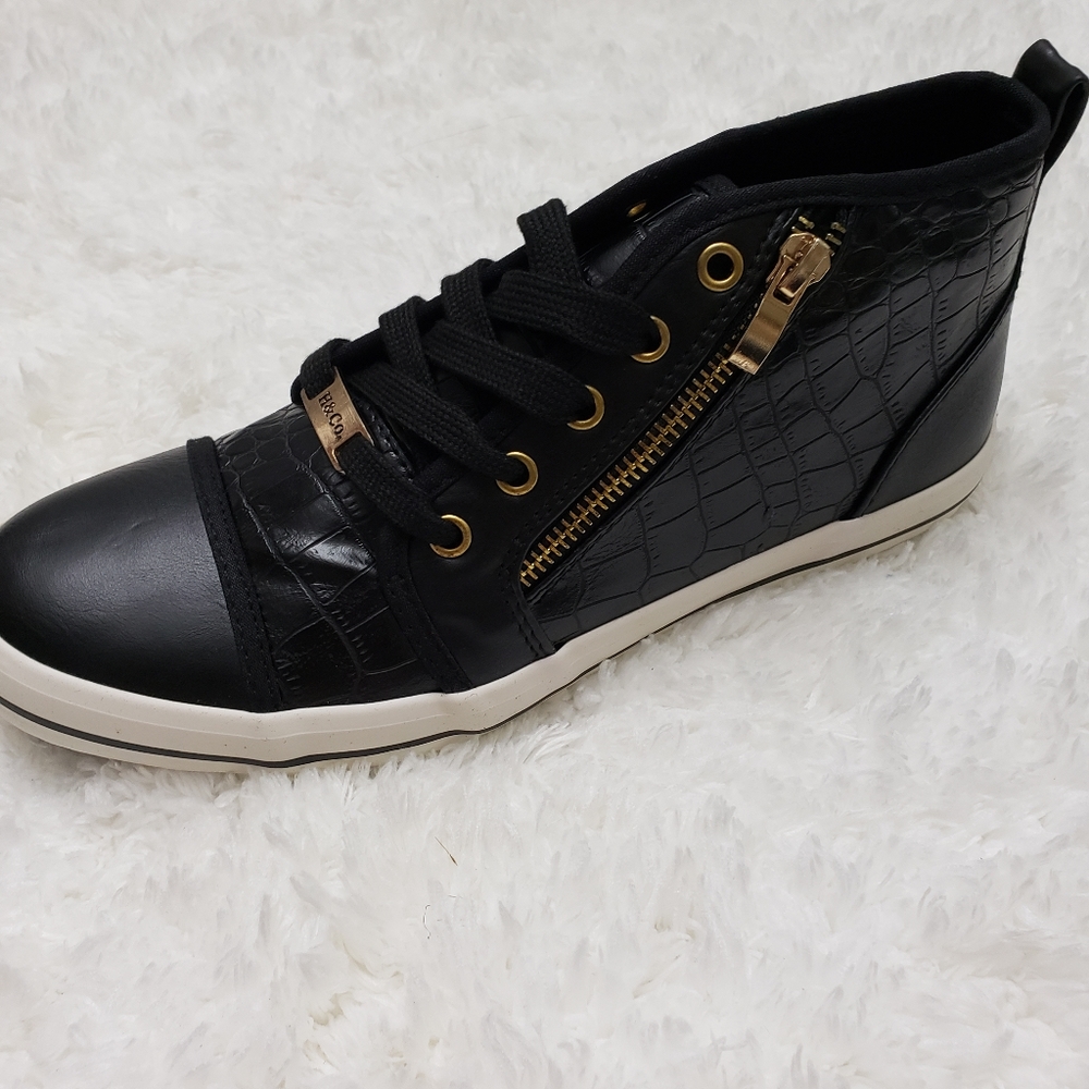 Black sneaker
